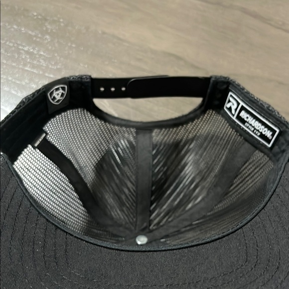 Ariat Flex Fit with Ariat Logo and Script Country Wear Trucker - Picture 6 of 8